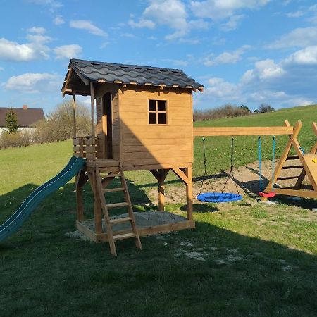 Domek W Swiatkowej Krempna Bagian luar foto